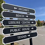 Ivy - Part Of The The Bay Village With Pool, Gym And Direct Access, Pub, Restaurant, Tennis And Meadows Walks