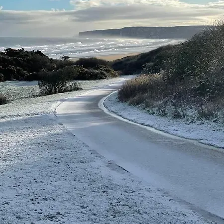 Ivy - Part Of The The Bay Village With Pool, Gym And Direct Access, Pub, Restaurant, Tennis And Meadows Walks