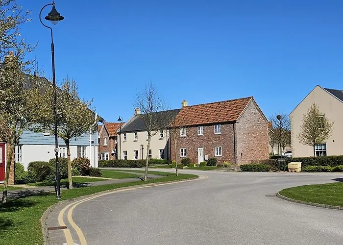 Ivy - Part Of The The Bay Village With Pool, Gym And Direct Access, Pub, Restaurant, Tennis And Meadows Walks Hébergement de vacances