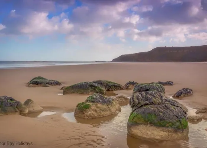 Ivy - Part Of The The Bay Village With Pool, Gym And Direct Access, Pub, Restaurant, Tennis And Meadows Walks *