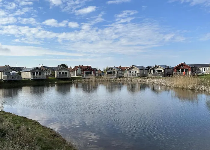 Ivy - Part Of The The Bay Village With Pool, Gym And Direct Access, Pub, Restaurant, Tennis And Meadows Walks Filey