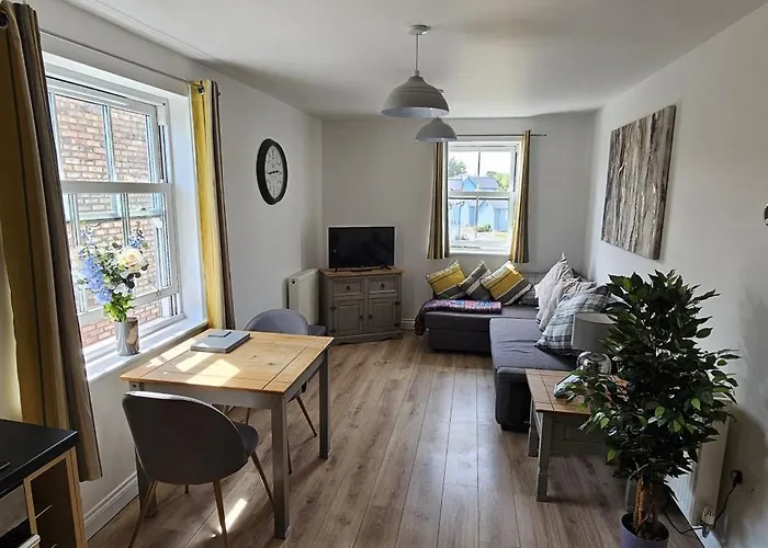 Ivy - Part Of The The Bay Village With Pool, Gym And Direct Access, Pub, Restaurant, Tennis And Meadows Walks * Filey