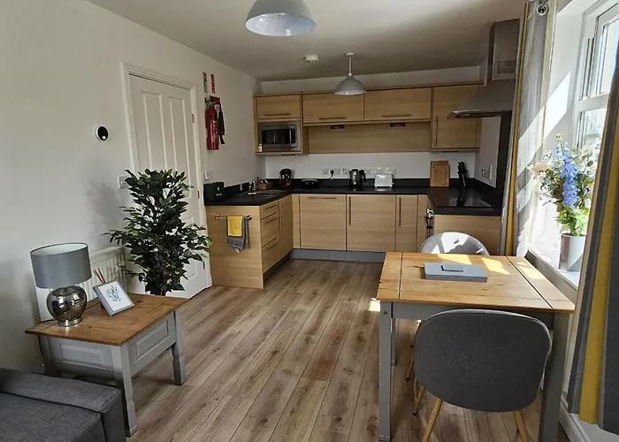 Hébergement de vacances Ivy - Part Of The The Bay Village With Pool, Gym And Direct Access, Pub, Restaurant, Tennis And Meadows Walks