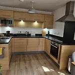 Ivy - Part Of The The Bay Village With Pool, Gym And Direct Access, Pub, Restaurant, Tennis And Meadows Walks ファイリー
