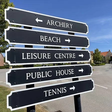 Ivy - Part Of The The Bay Village With Pool, Gym And Direct Access, Pub, Restaurant, Tennis And Meadows Walks